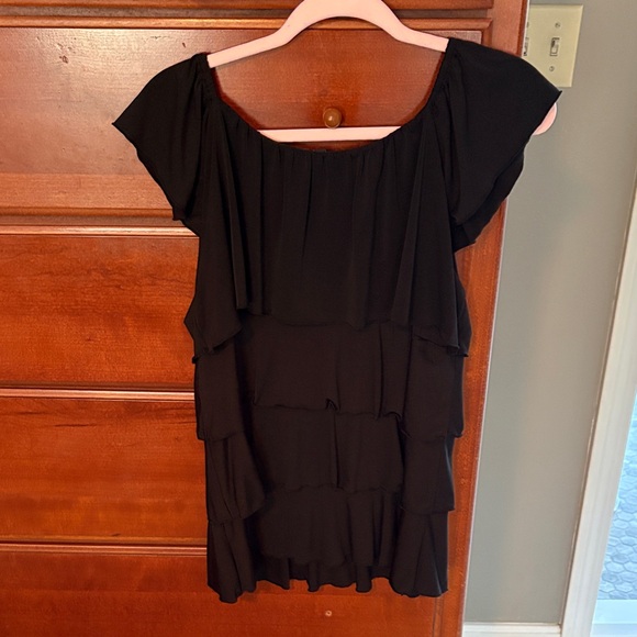 Milano petite large Black tiered Women's Blouse in excellent condition - Picture 4 of 4